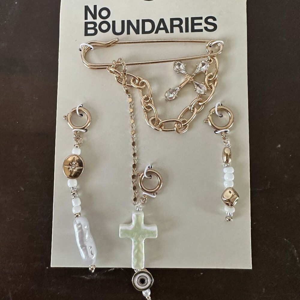 No Boundaries Pin & Charm Set – Fashion Accessories for Backpacks, Jackets, DIY